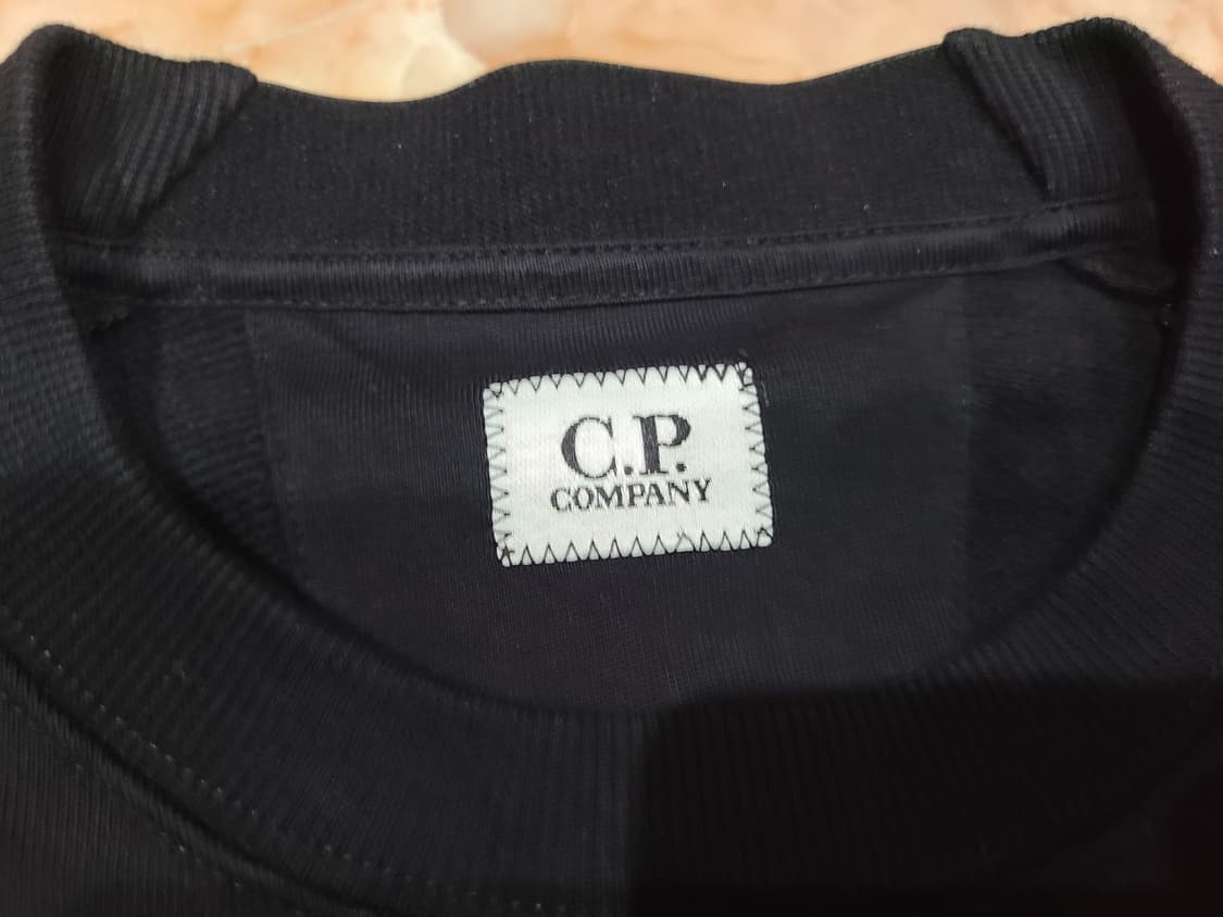 CP컴퍼니 렌즈와펜 블랙 맨투맨 상품이미지4