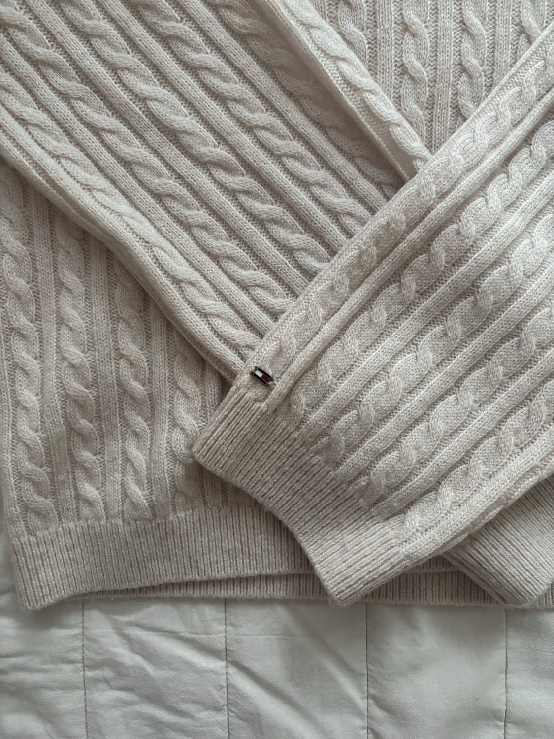 [Tommy Hilfiger] 타미힐피거 울 100 브이넥 니트 상품이미지3