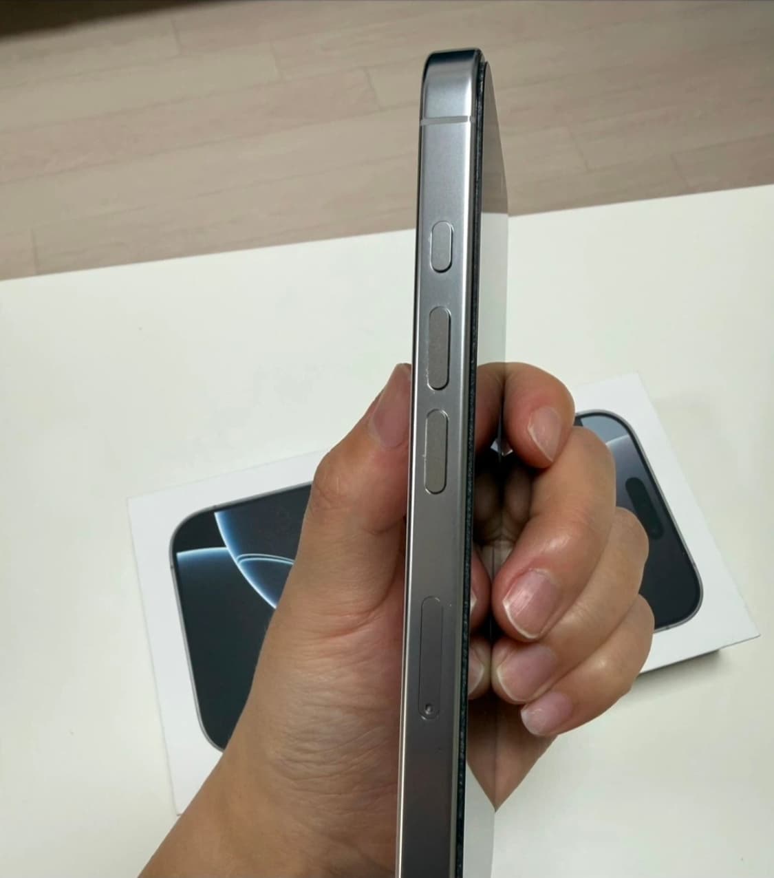 아이폰 16프로 화이트 256 판매합니다  상품이미지6