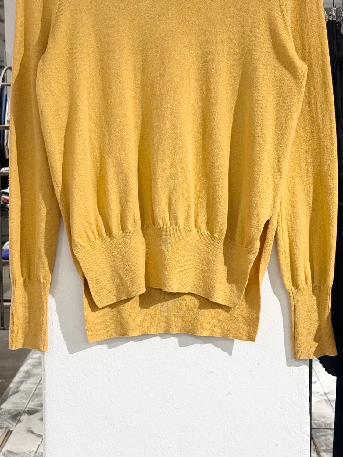 이자벨마랑 에뚜왈 옐로우 울 블렌드 사이드 슬릿 니트 상품이미지5