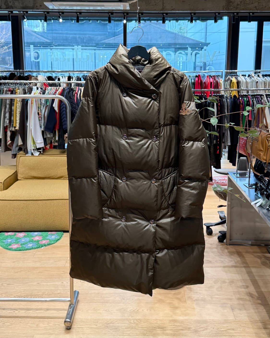 비비안 웨스트우드 카키 orb자수 덕다운 점퍼  상품이미지1