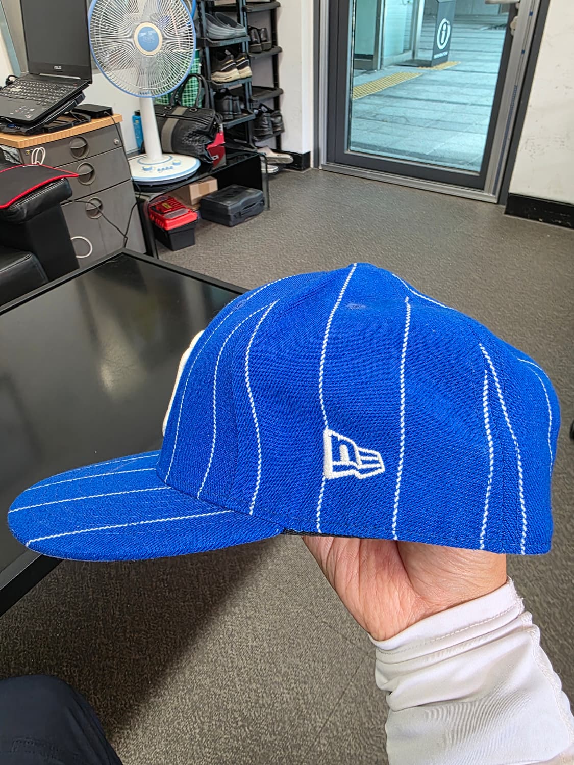 뉴에라 MLB 뉴욕양키즈 스트라이프 볼캡 모자 61cm 상품이미지4