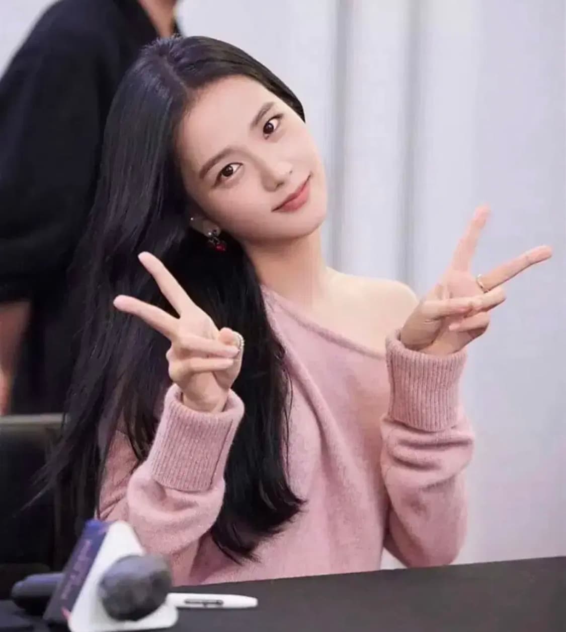 인스턴트펑크 라쿤 원숄더 니트 상품이미지1