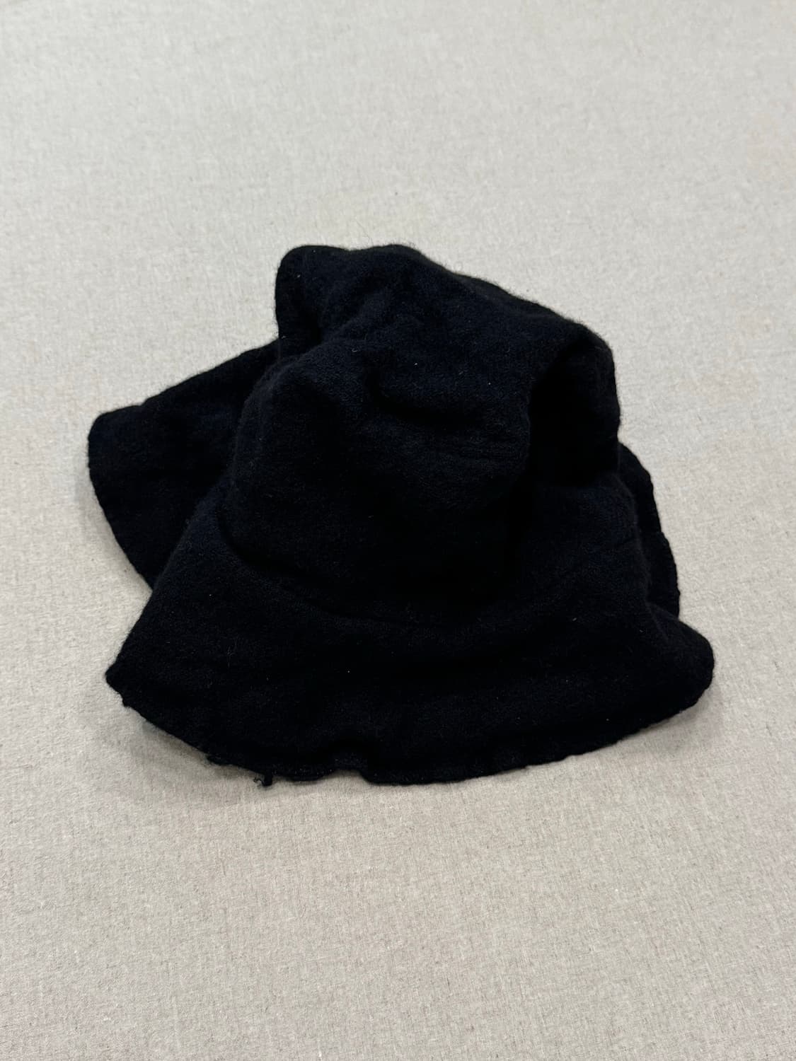 꼼데가르송 셔츠 23aw 축융울 버킷햇 상품이미지3