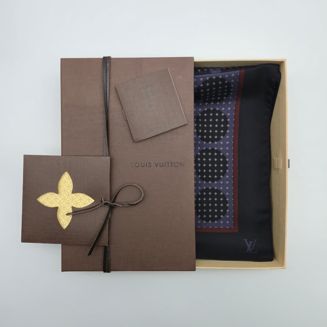 루이비통 실크 손수건 스카프 행거칩 [JBSFC10445-313] 상품이미지2