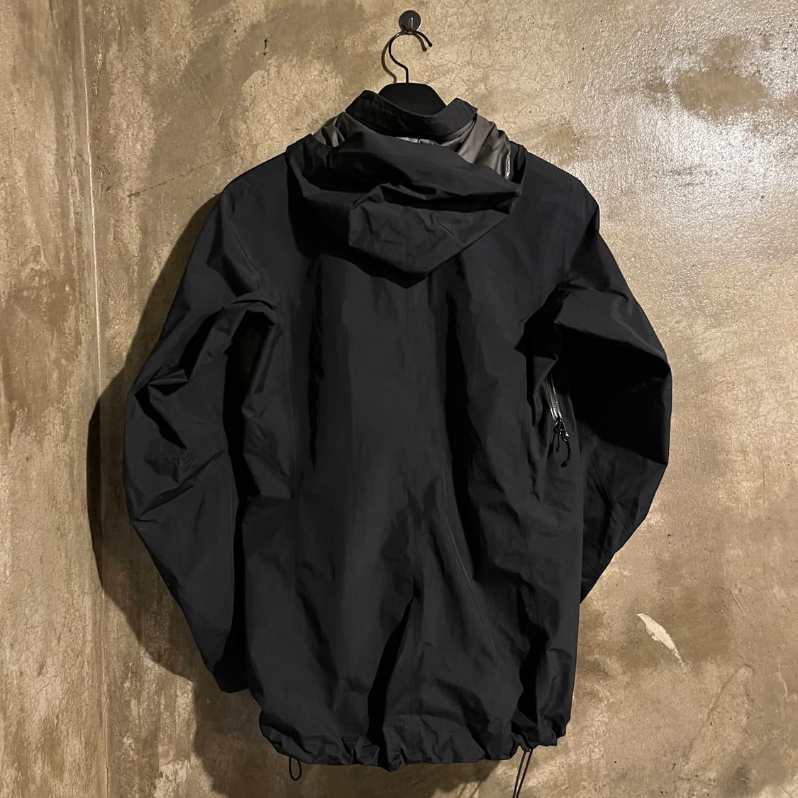 아크테릭스 고어텍스 팩라이트 쉘 여성 자켓 블랙 상품이미지8