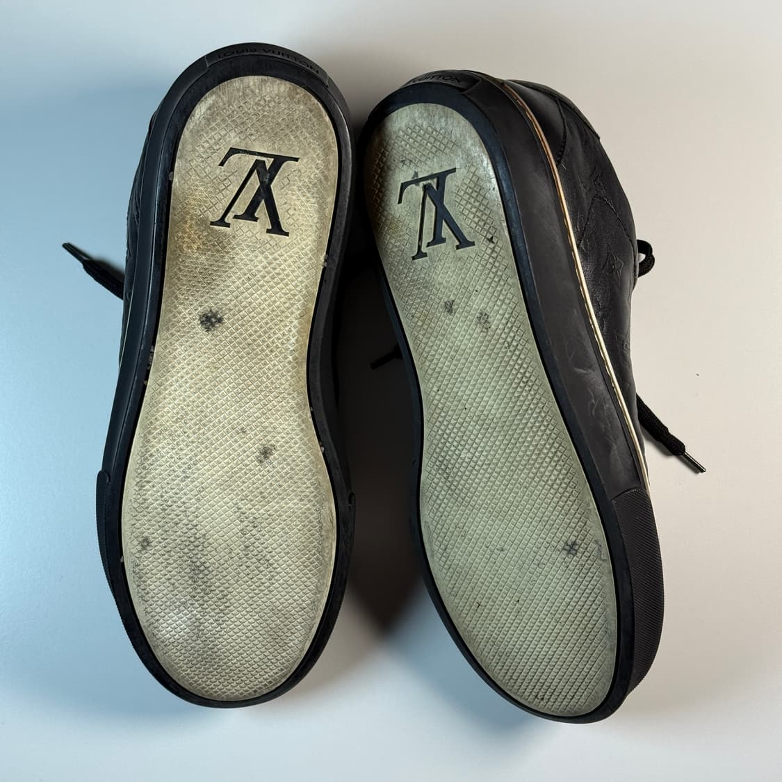 루이비통 블랙 모노그램 스니커즈 250 상품이미지7