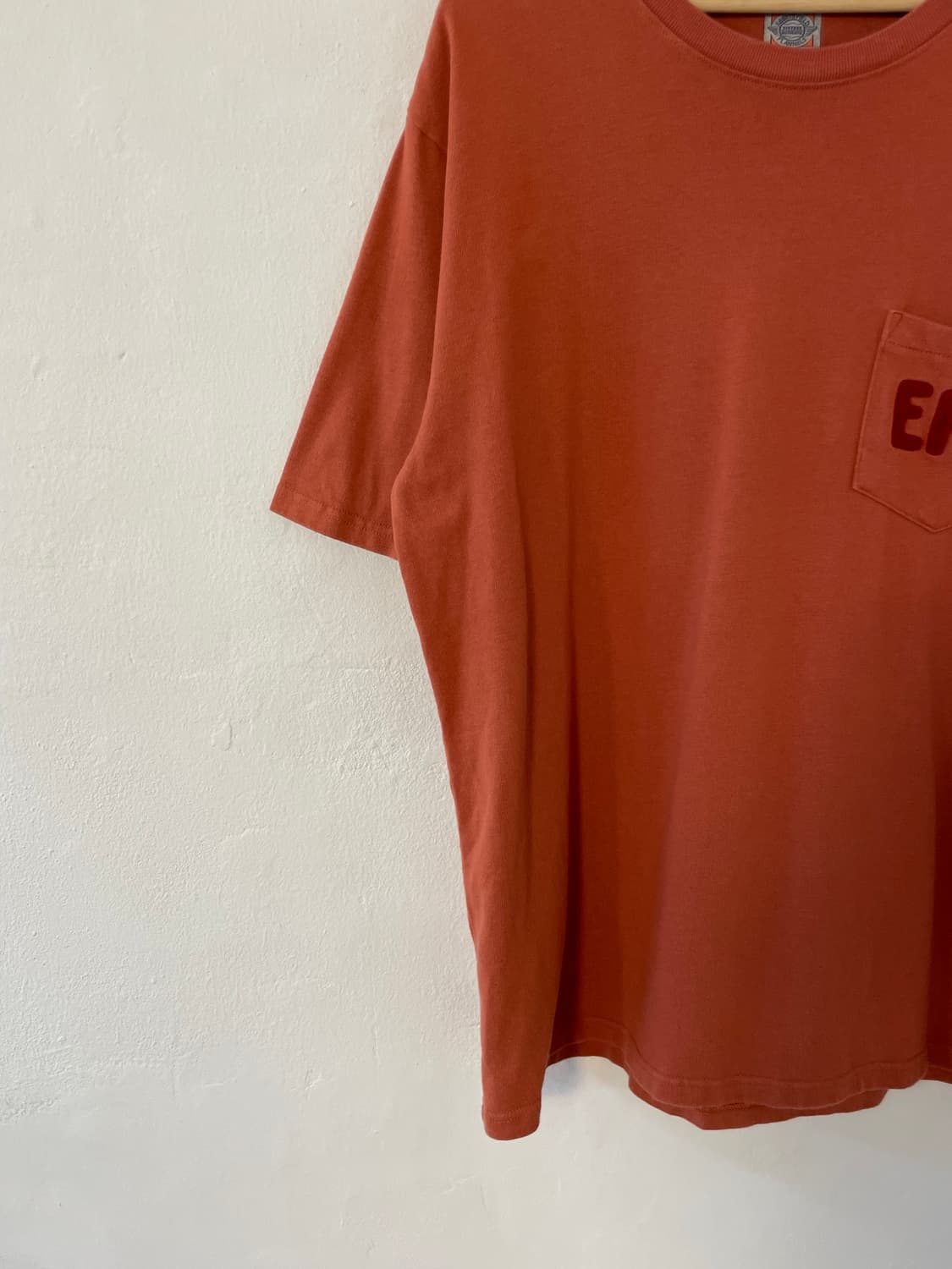 이벳필드 자수 포켓 티셔츠  상품이미지3