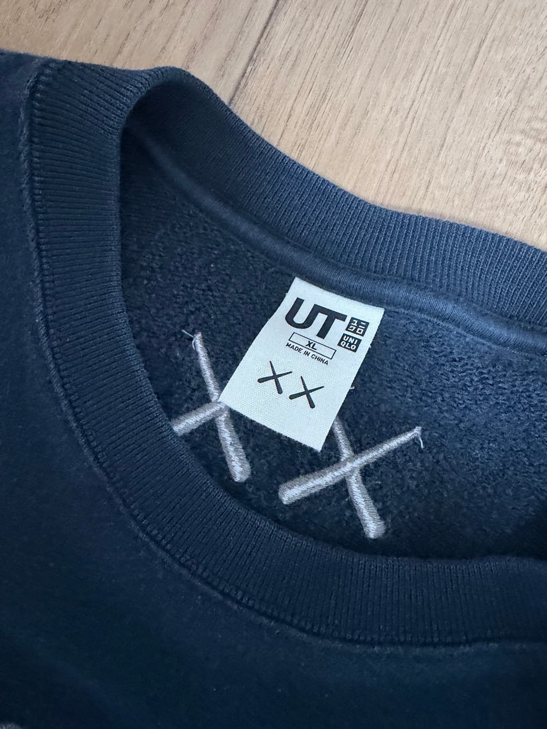 [XL] 유니클로 X Kaws 스웻셔츠 상품이미지3