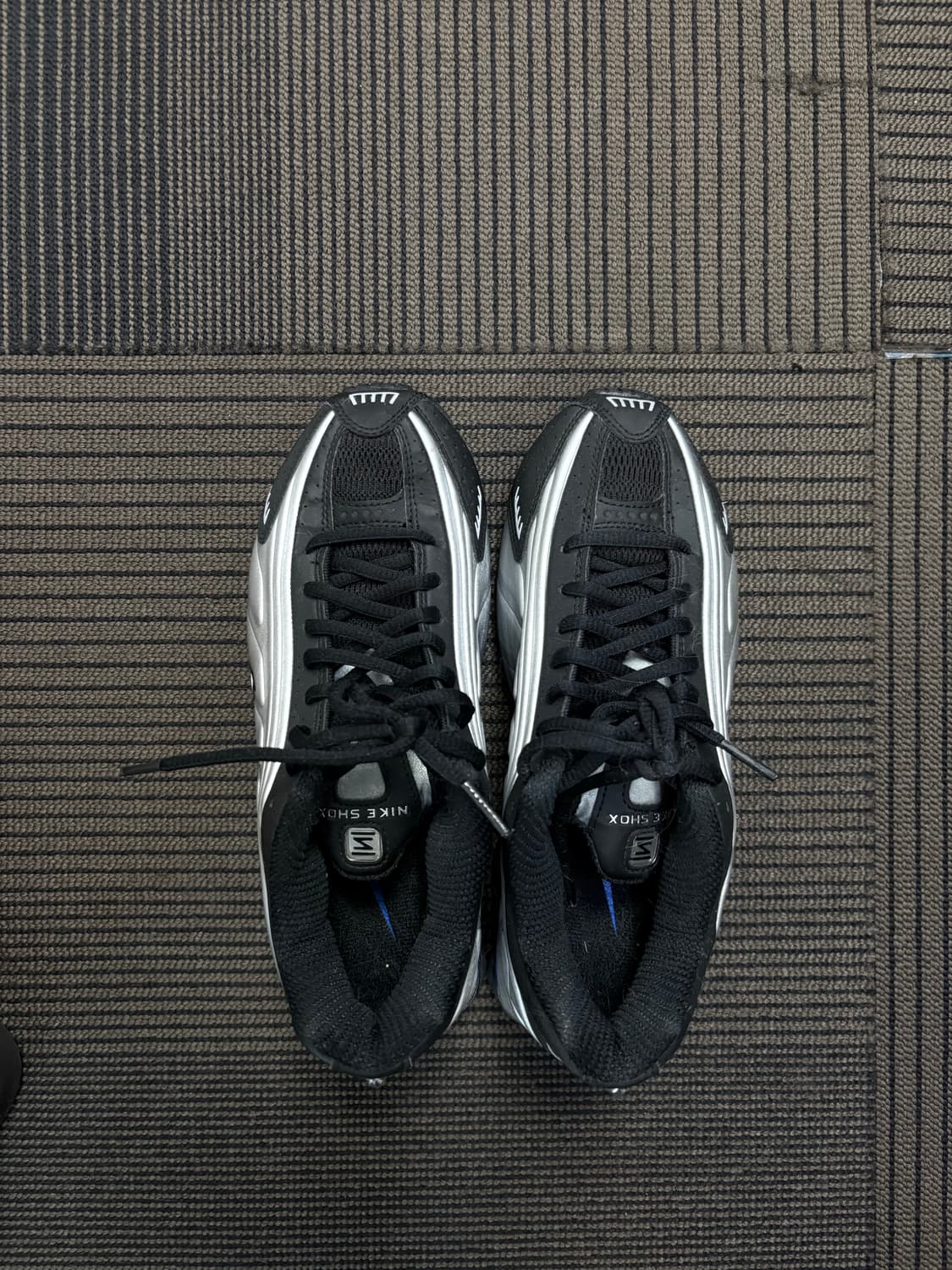 Nike 샥스 R4 235 상품이미지1