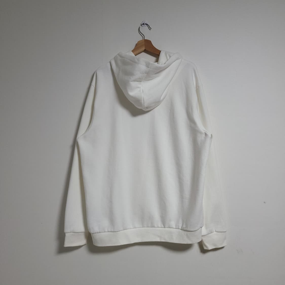 (XXL) GUESS 게스 화이트 삼각 로고 후드티 상품이미지6