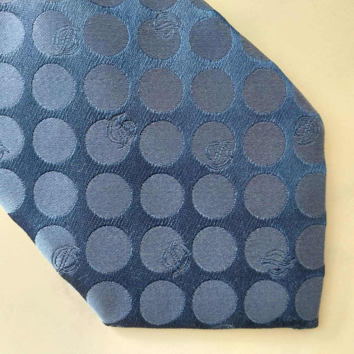 듀퐁 실크 블루 자수 도트 패턴 넥타이 8.4cm A+등급 K1903
 상품이미지9