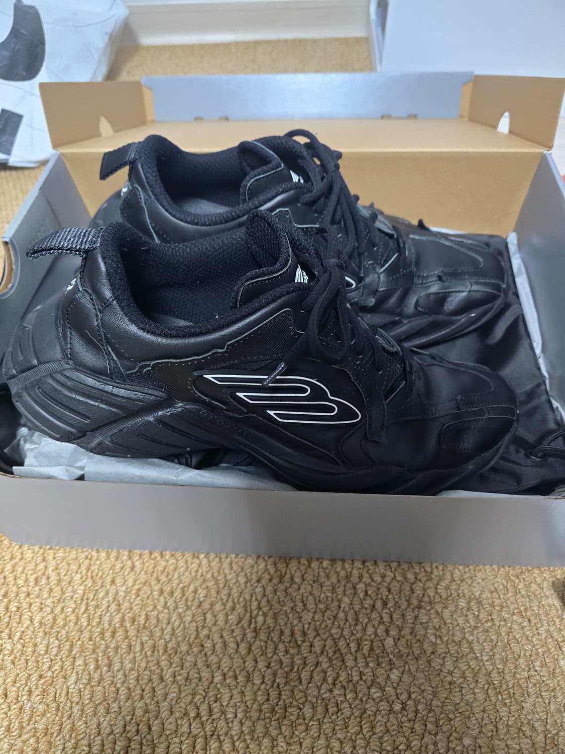 발렌시아가 먼데이 42 상품이미지4