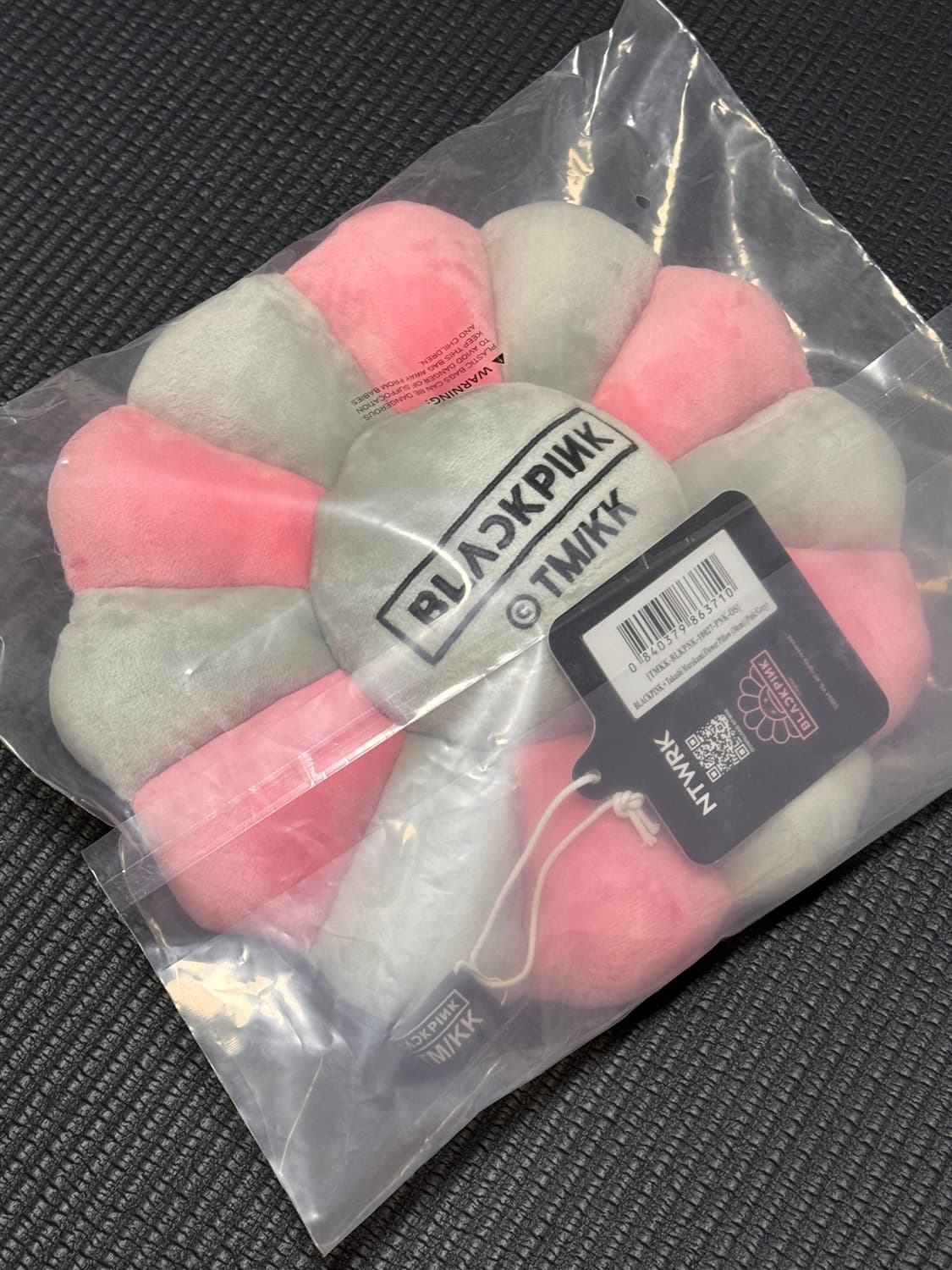 (미개봉 새상품) 무라카미 다카시 x 블랙핑크 쿠션 상품이미지2