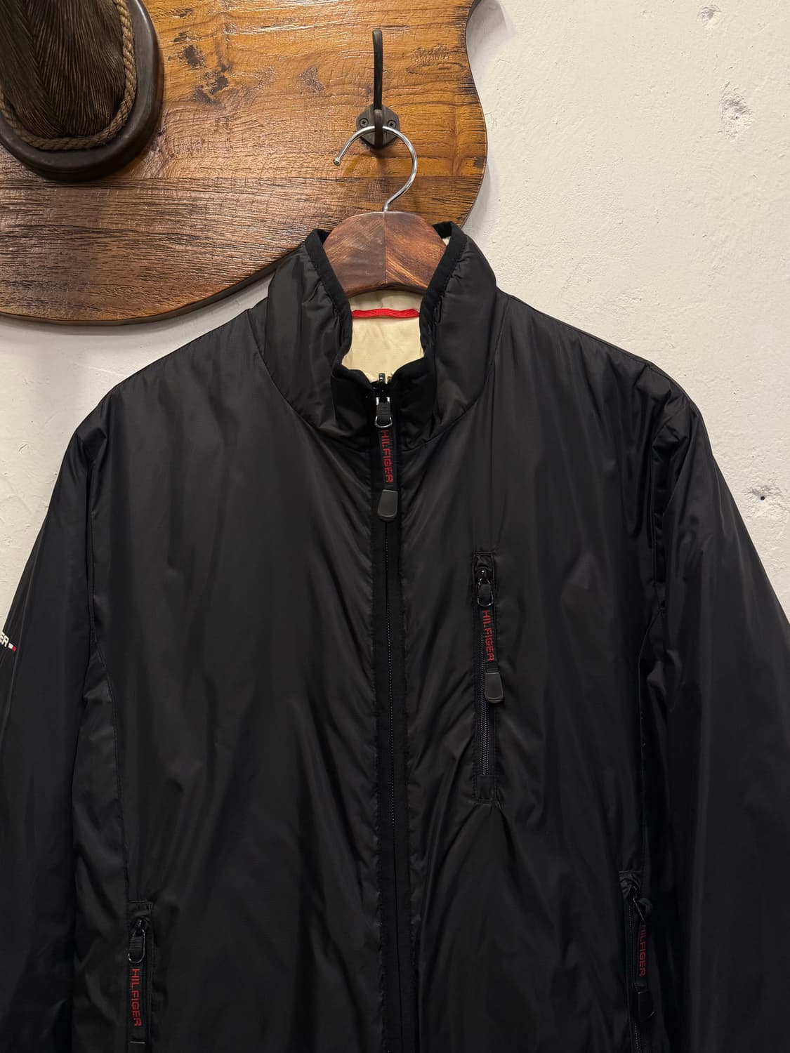 66) TOMMY HILFIGER Reversible Nylon Padd 상품이미지2