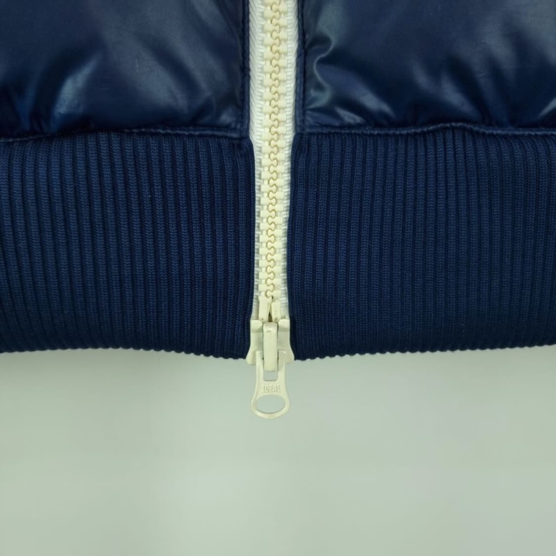 [아디다스] 투웨이 지퍼 패딩 베스트 조끼 네이비 M19090 상품이미지7