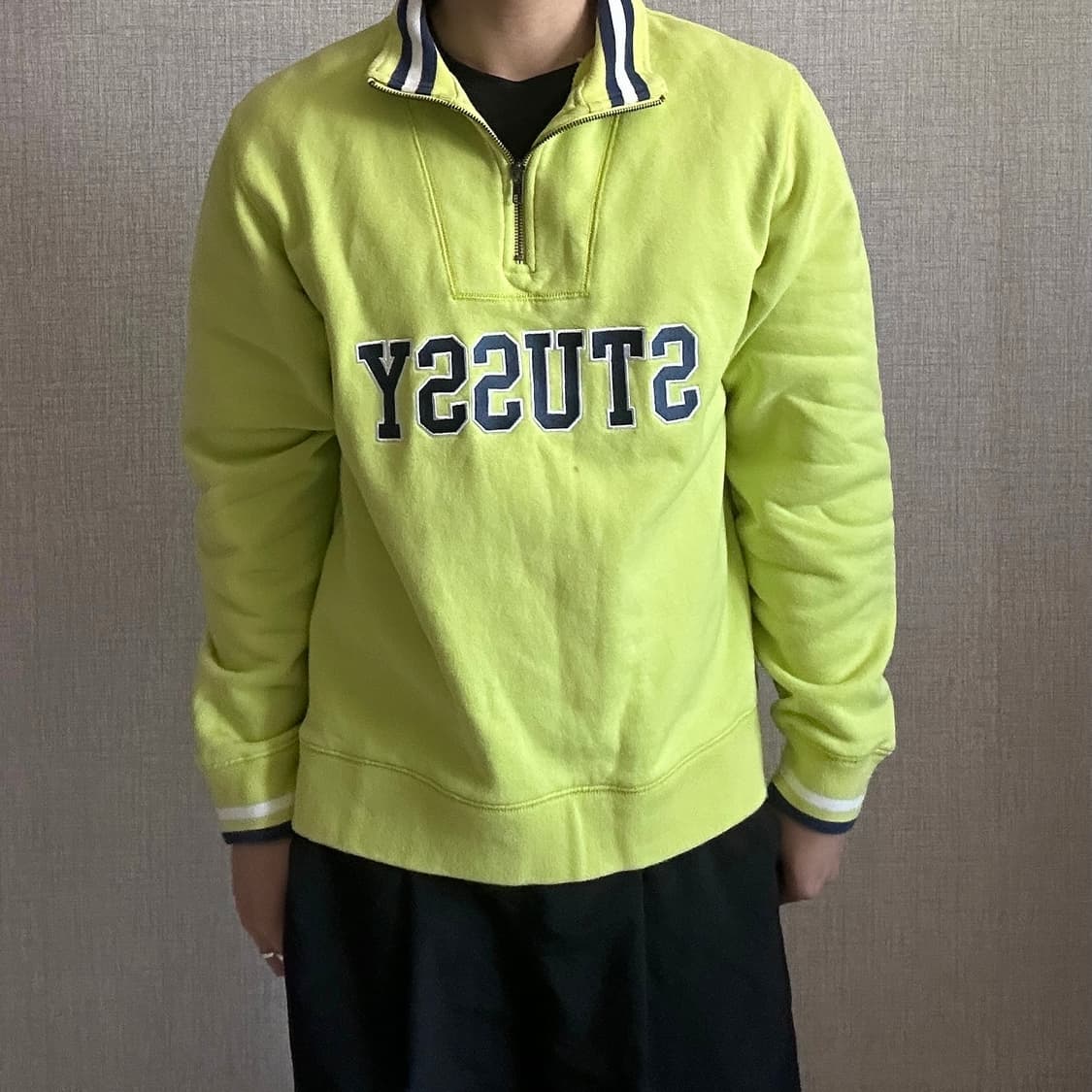 STUSSY 스투시 스펠아웃 로고 반집업 맨투맨 상품이미지2