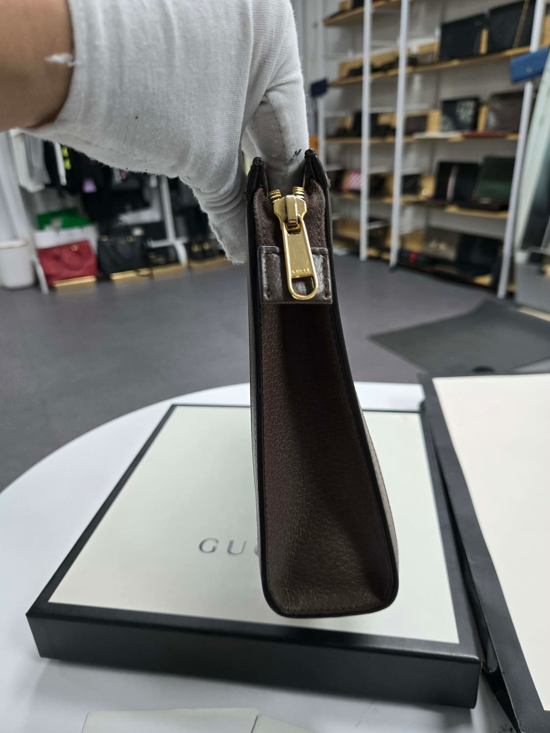 [A급컨디션] 구찌 시그니처 클러치백 상품이미지3