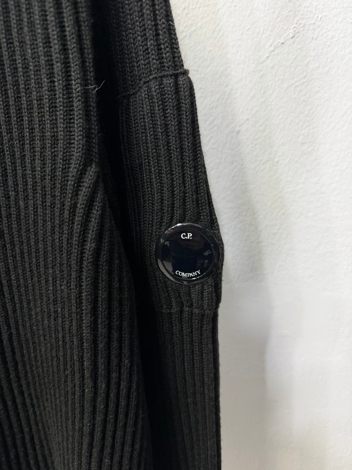 정품) CP컴퍼니 신형 렌즈 터틀넥 골지 니트 54 상품이미지4