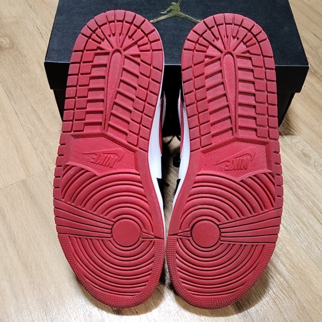 나이키 275 조던 짐레드 블랙 화이트 상품이미지6