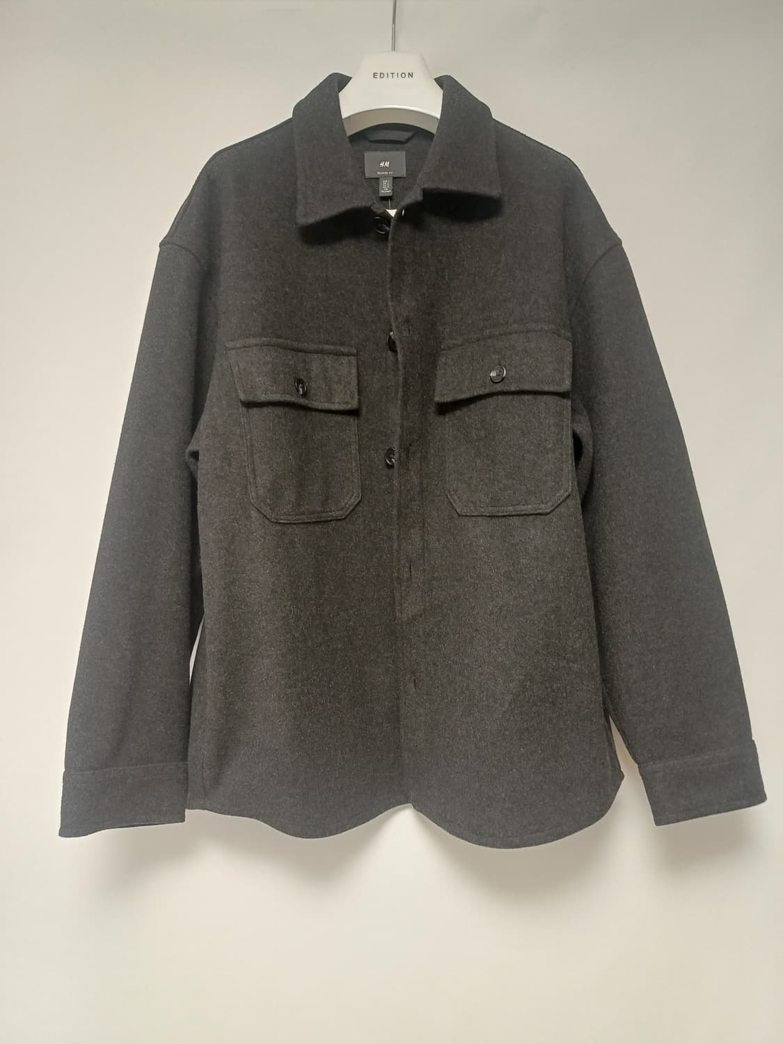 [새상품]H&M 릴랙스핏 셔켓 자켓 차콜그레이 L(실측100~105) 상품이미지4