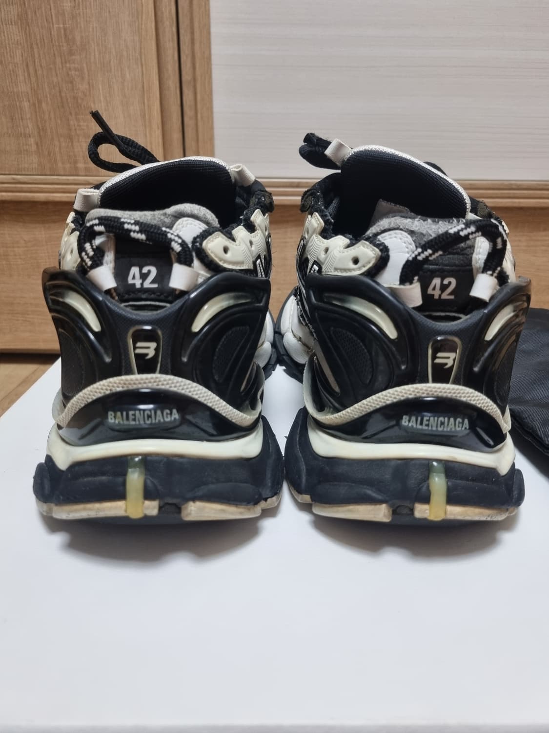 발렌시아가 뉴러너 블랙화이트 42 상품이미지5