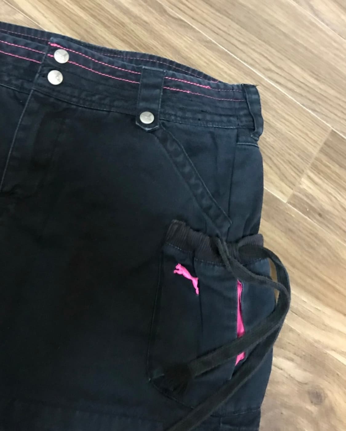 Puma 블랙/핑크 디테일 미니 스커트 상품이미지2