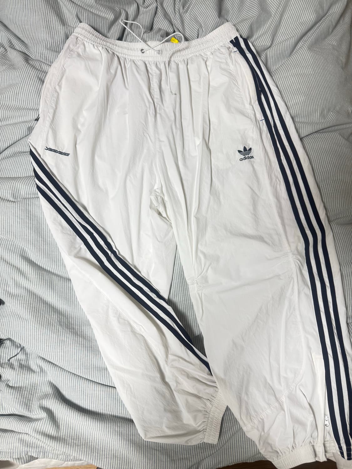 아디다스 예쓰아이씨 콜라보 트랙 팬츠 2XL 상품이미지1