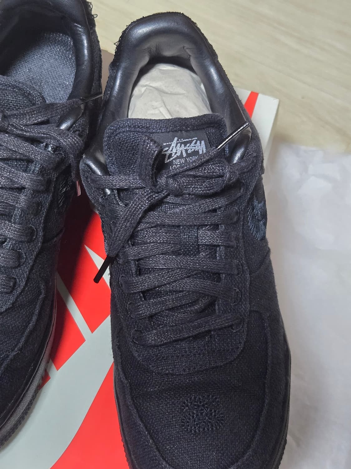 나이키 x 스투시 에어포스 1 로우 트리플 블랙 상품이미지2