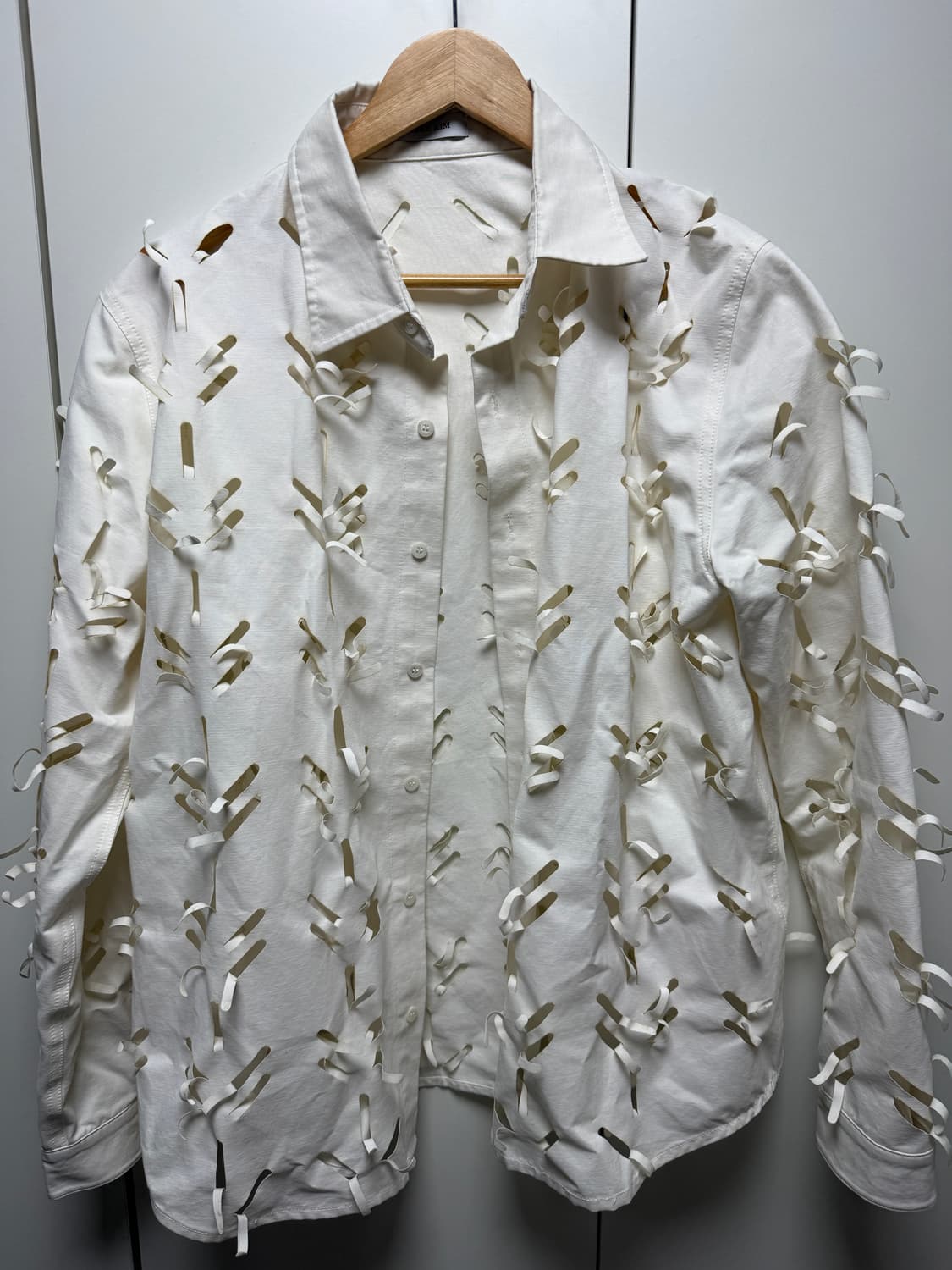 JUNTAE KIM Lazer Slashed Shirts 준태킴 셔츠 상품이미지2