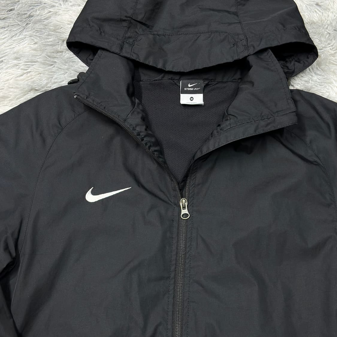 나이키 스우시 스톰핏 후드 바람막이 블랙 상품이미지2
