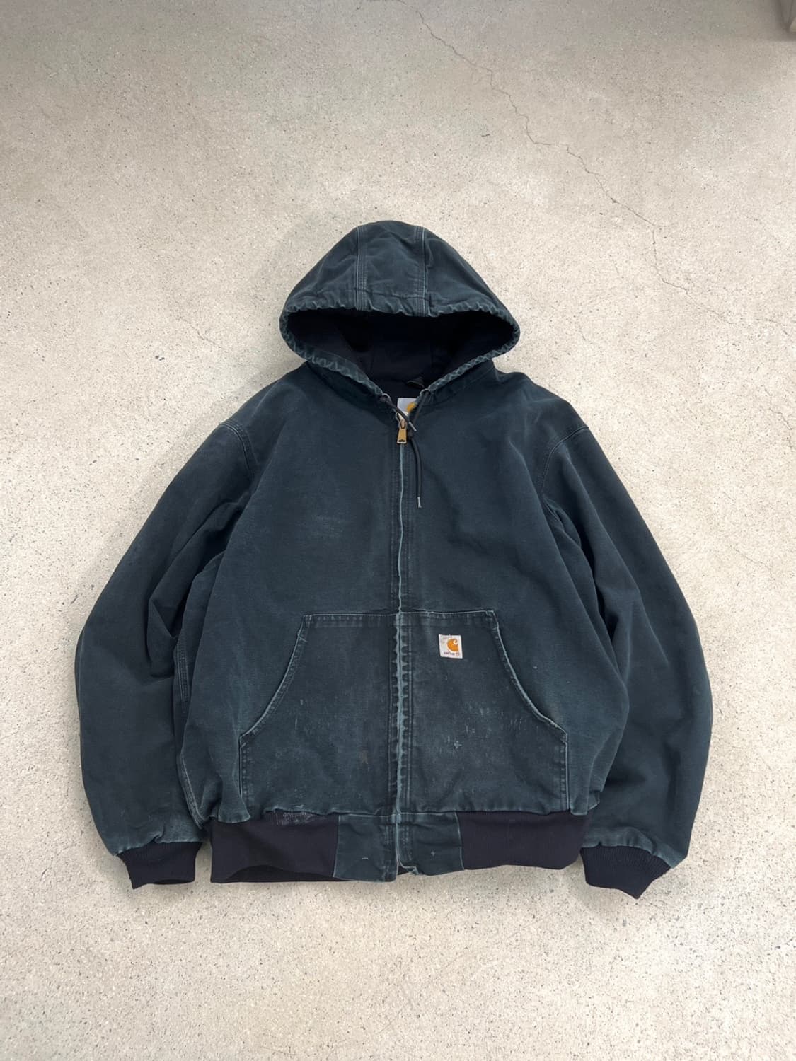 칼하트 J181 페이디드 블랙 액티브 자켓 상품이미지1