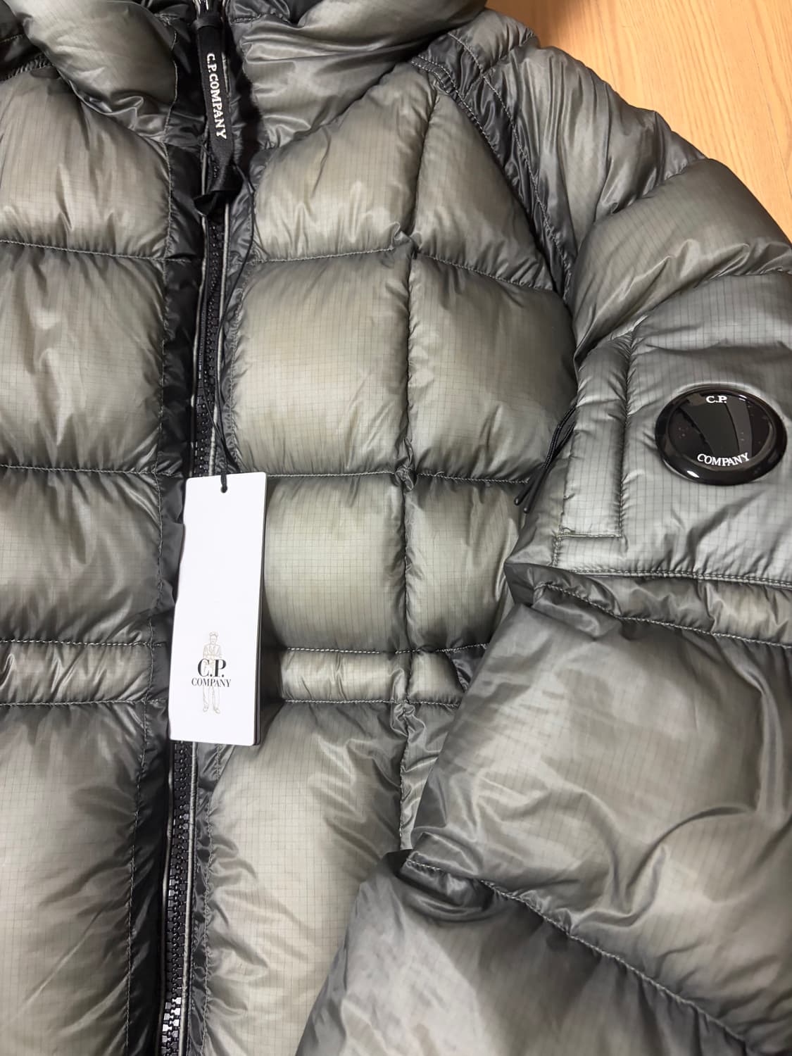 CP컴퍼니 DD쉘 후드 다운 패딩 L 건메탈 재팬 익스클루시브 상품이미지4