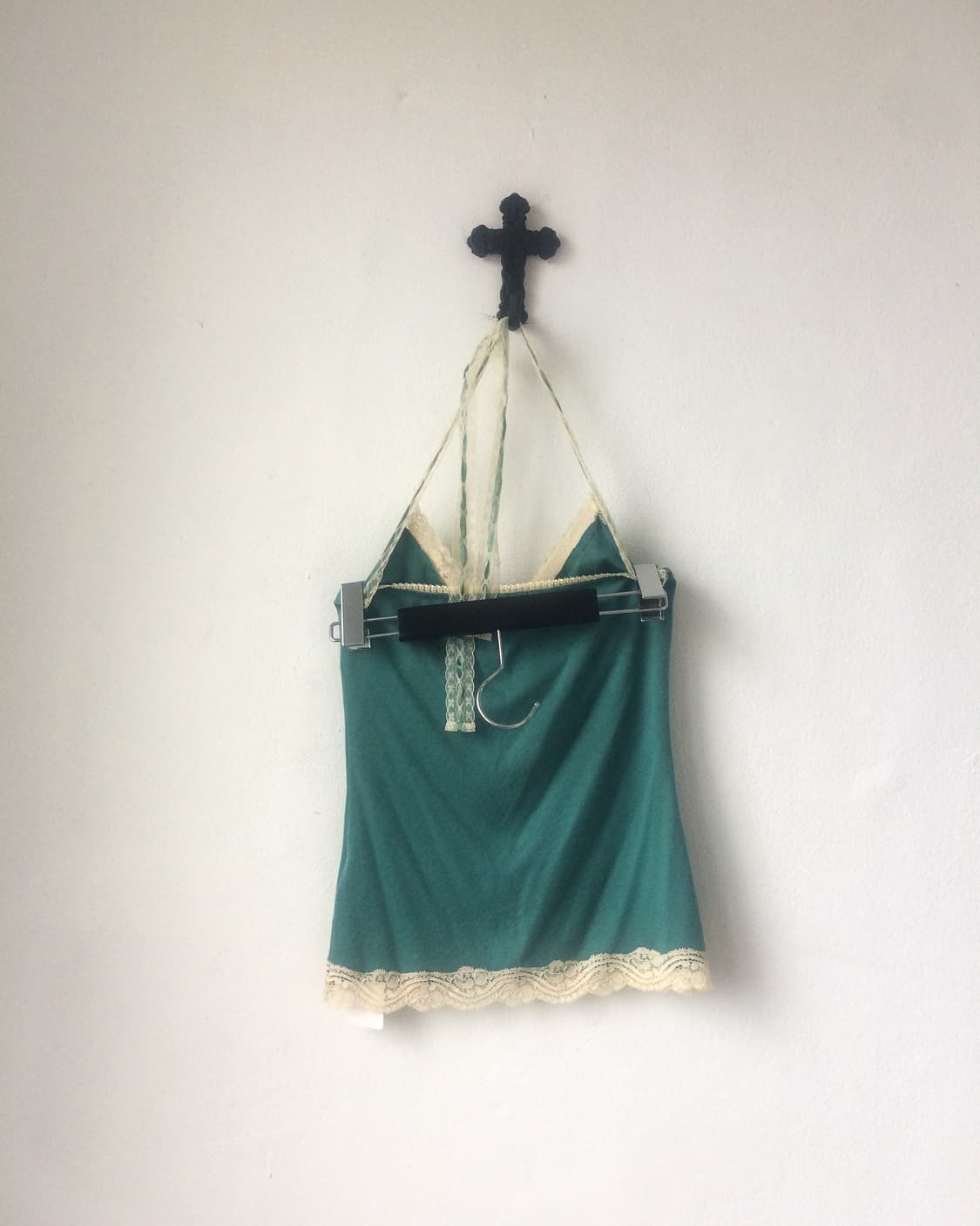 Lace trimming holter neck sleeveless 상품이미지3