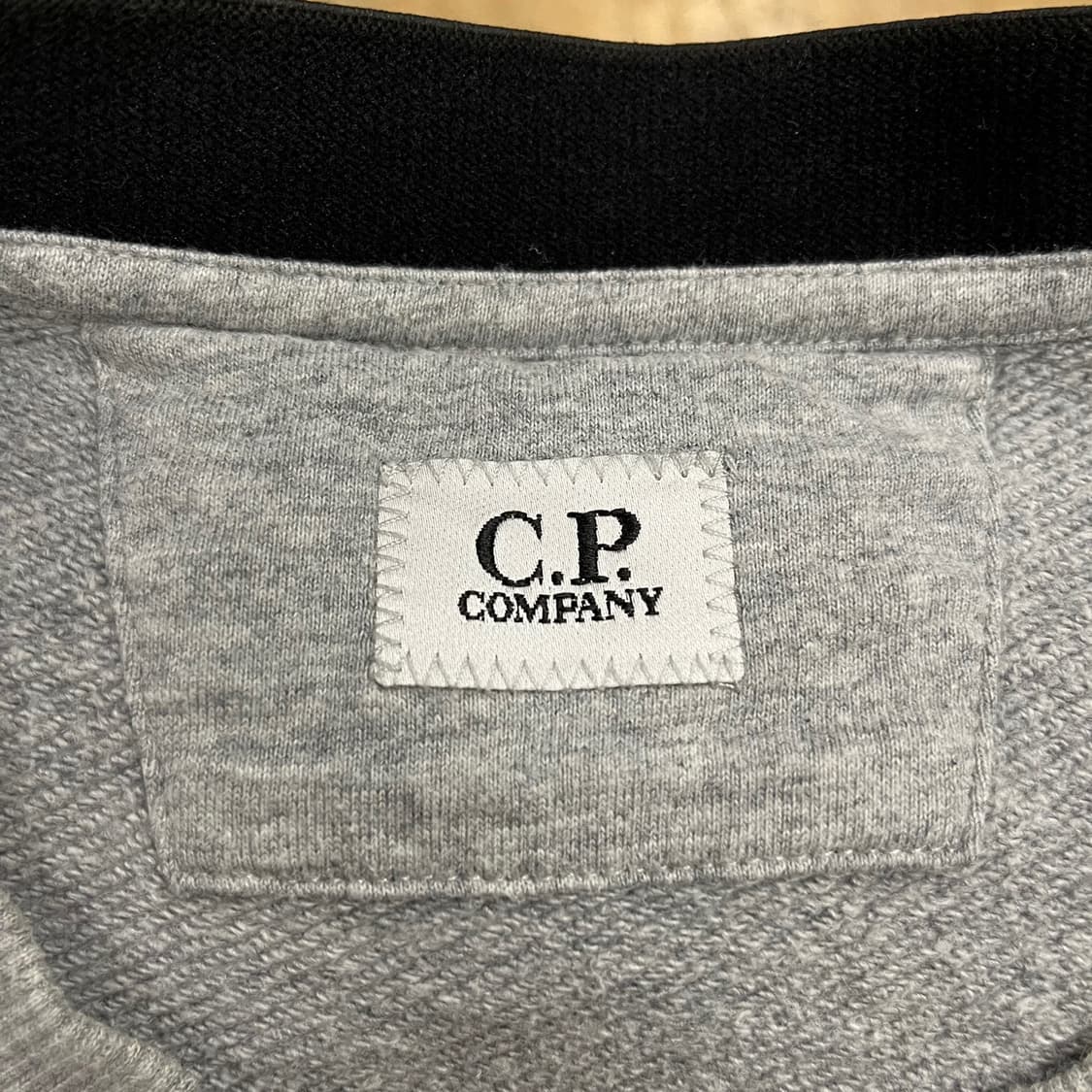 [정품/L] C.P.컴퍼니 렌즈 와펜 맨투맨 그레이 b14 상품이미지5