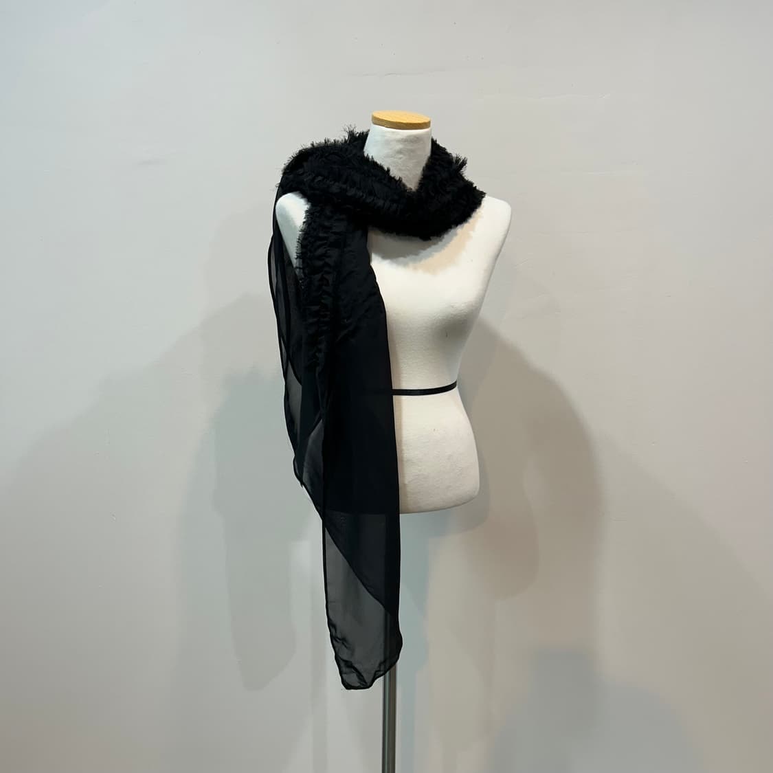 블랙 러플 디테일 머플러 상품이미지6