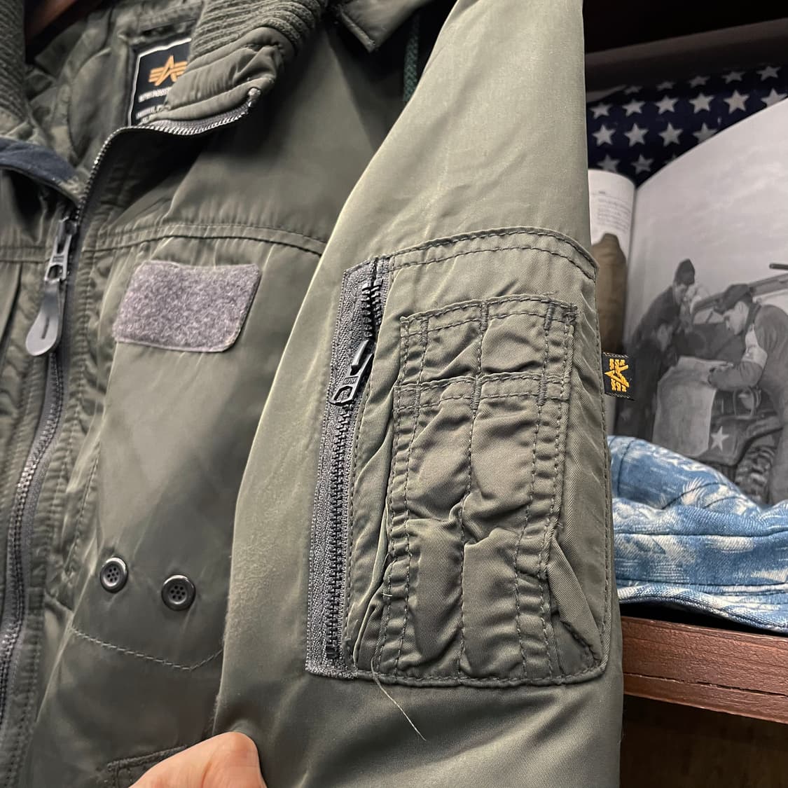 알파 인더스트리 MA-1 후드 탈부착 플라이트 자켓 밀리터리 상품이미지4