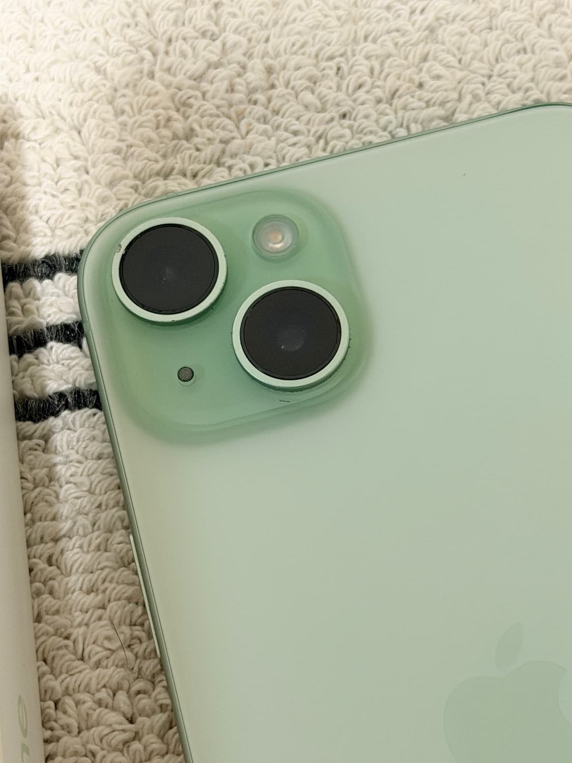 아이폰15 plus 그린 128 상품이미지2