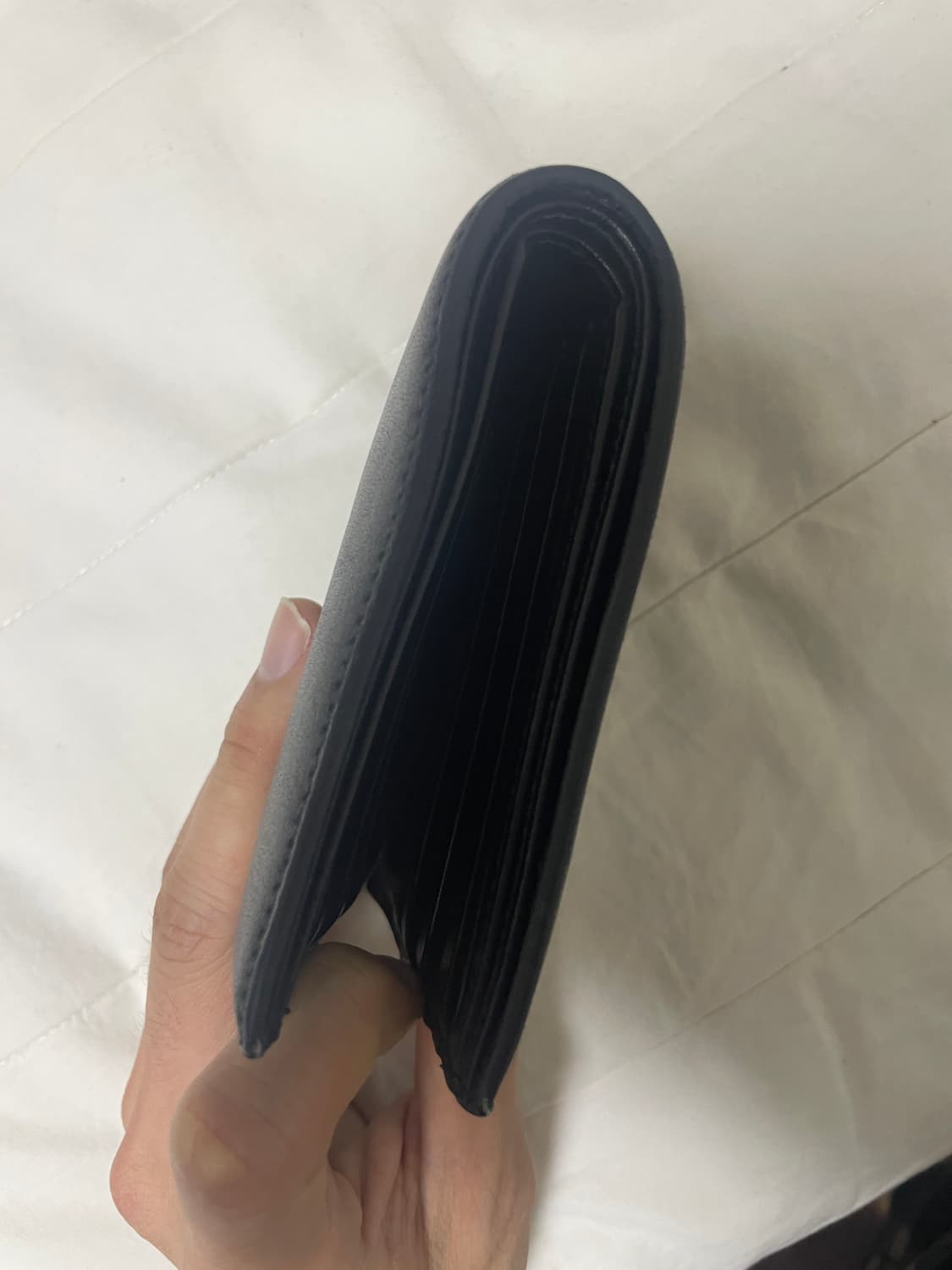 생로랑 매트 레더 타이니 카산드라 이스트/웨스트 지갑 블랙 상품이미지5