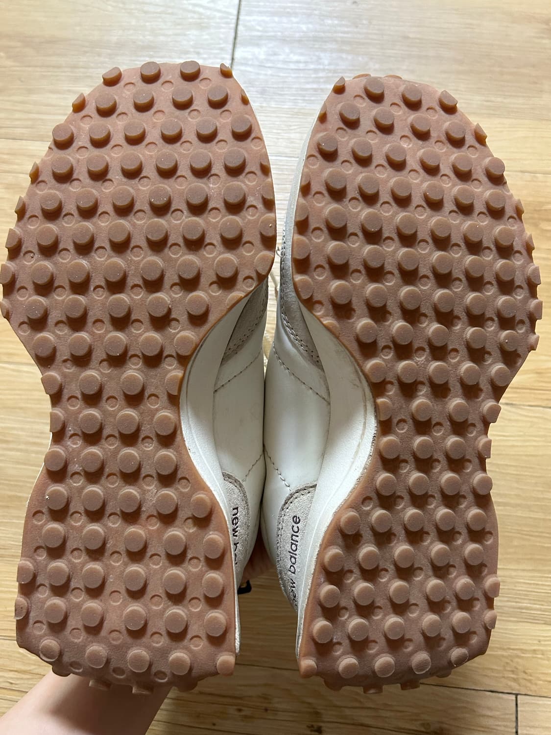 뉴발란스 327 버건디 상품이미지4