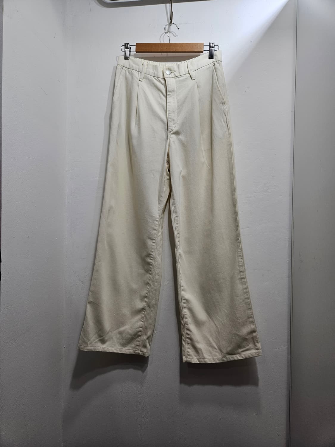 유니클로 남녀공용 뒷밴딩 와이드 팬츠 M 아이보리 상품이미지1