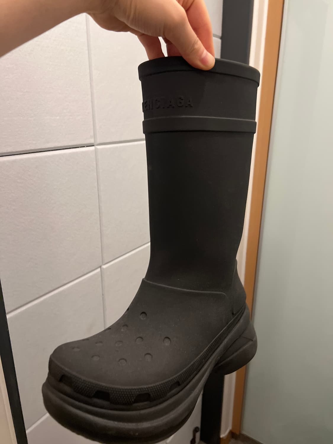 발렌시아가 크록스 부츠 블랙 상품이미지1