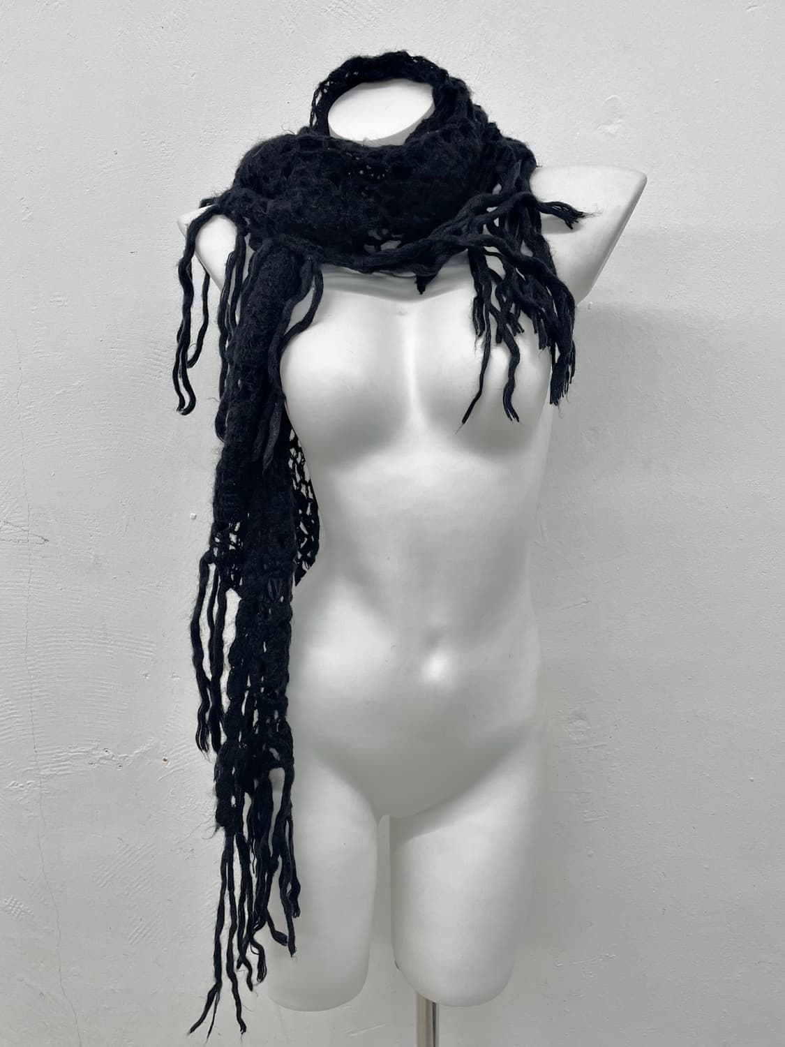 블랙 그런지 크로셰 머플러  상품이미지1