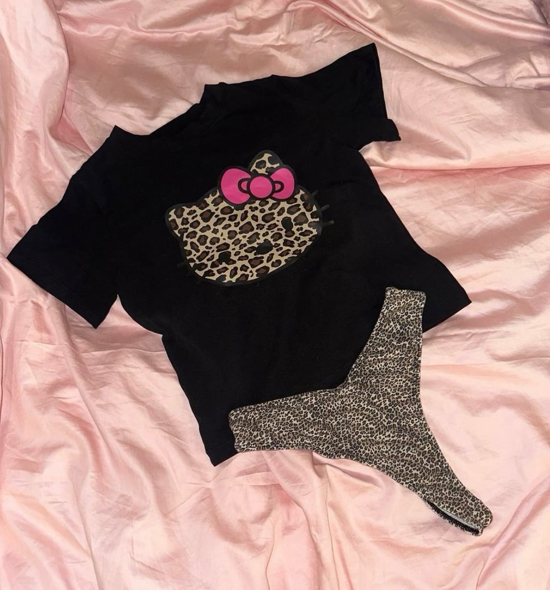키티 레오파드 스타일 반팔티 상품이미지1