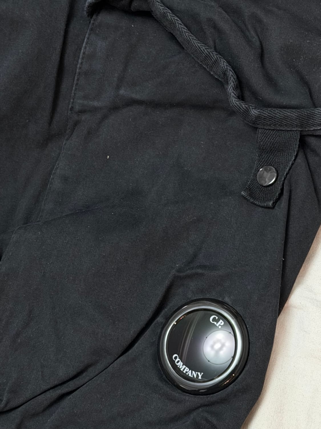 CP 컴퍼니 멀티포켓 유틸리티 블랙 카고팬츠 상품이미지3