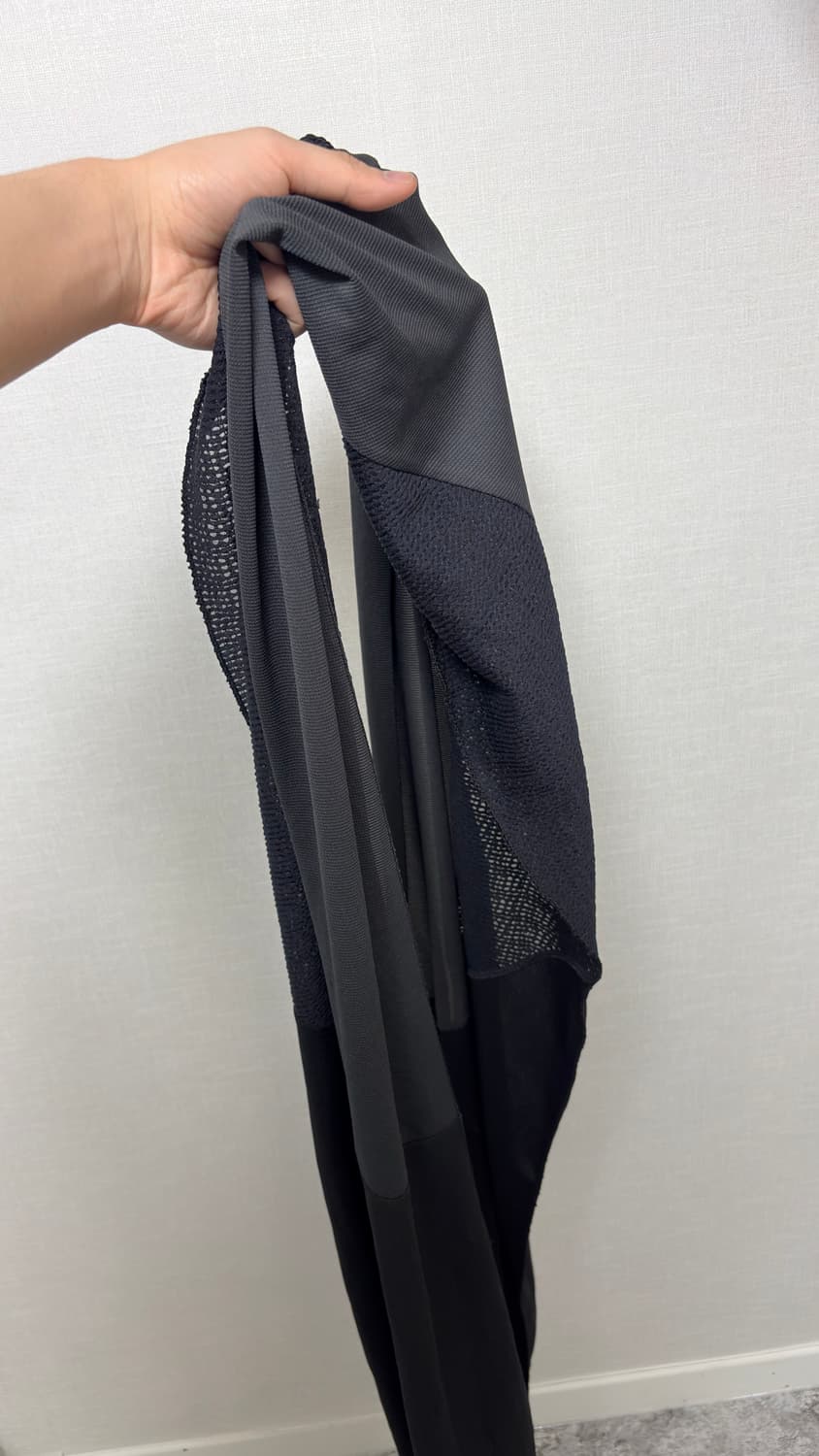 이그노타 머플러 블랙 상품이미지1