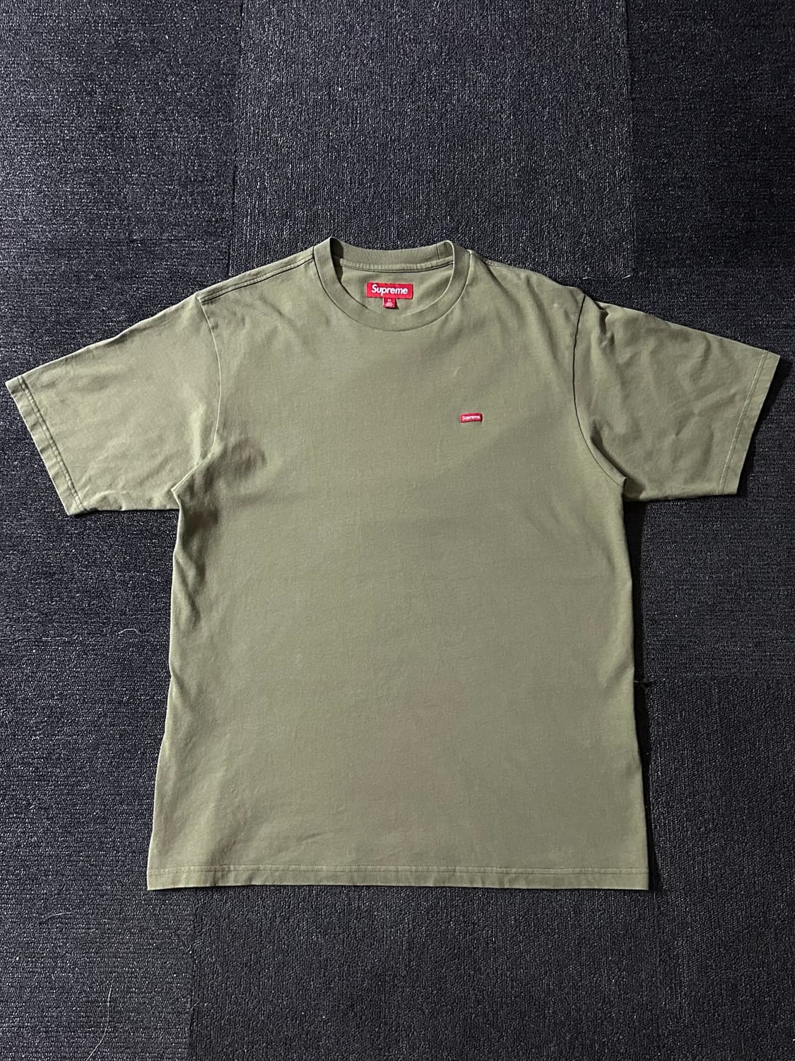 Supreme 24ss 스몰 박스로고 올리브 티 M사이즈 상품이미지1