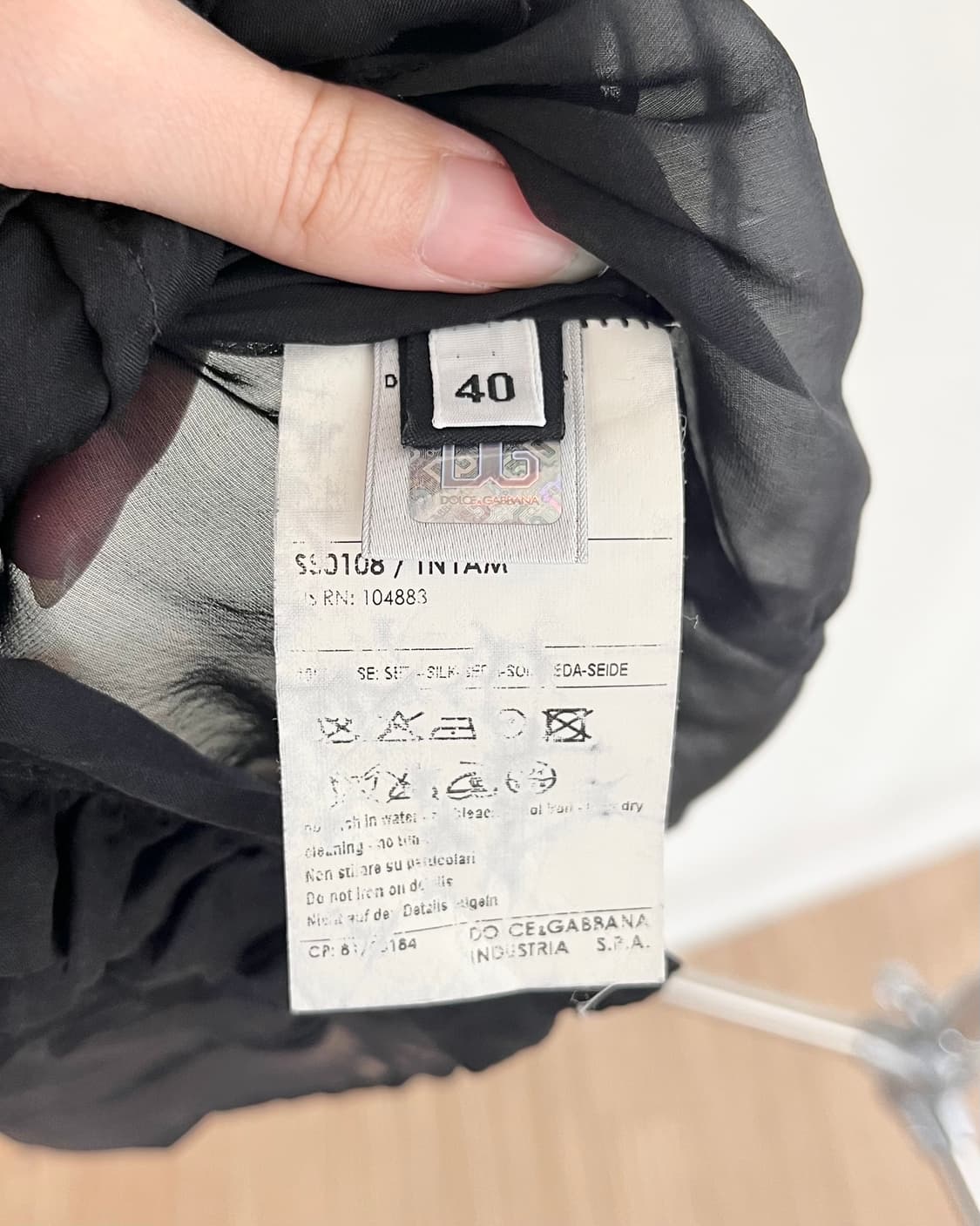 돌체 앤 가바나 블랙 실크 러플 블라우스 상품이미지8