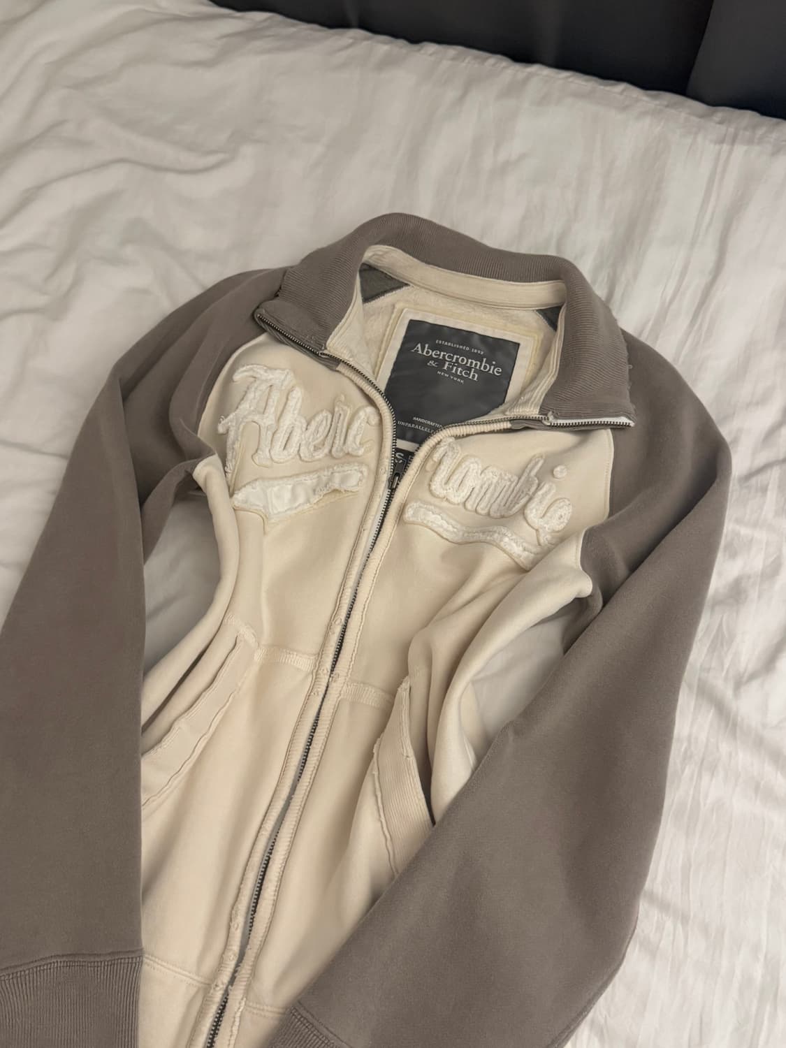유일매물 아베크롬비 크림카키 져지 S 상품이미지1