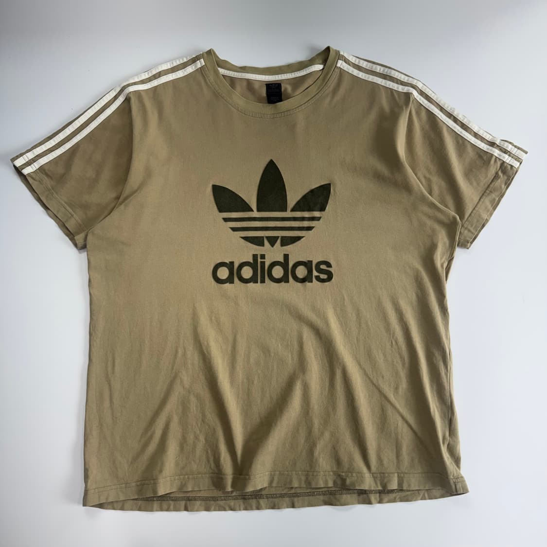 Adidas 아디다스 빅 파이어로고 카키 반팔 상품이미지3